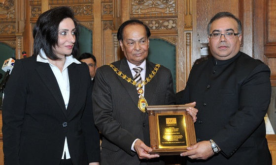 Weaver Rose award at Mayor's Parlour