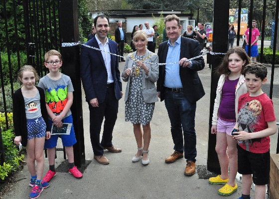 Official opening of Hanwell Zoo Official opening of Hanwell Zoo
